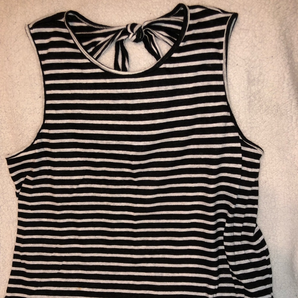 Old Navy Black/white sleeveless top Size XL